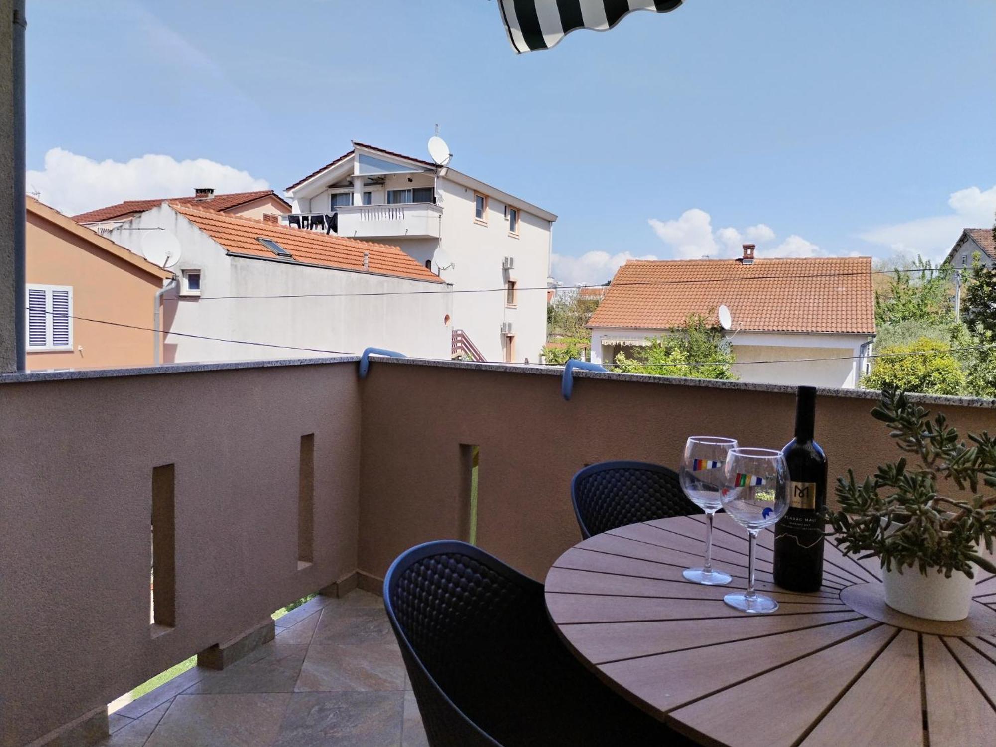 Family Apartment B&B Biograd Na Moru Exteriör bild